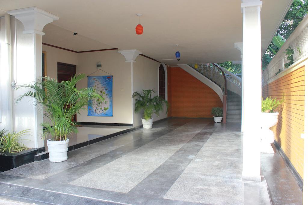 Guest Ryan Hotel Katunayaka Extérieur photo