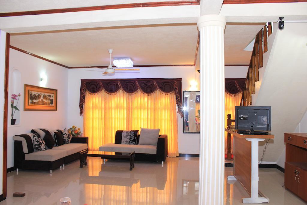 Guest Ryan Hotel Katunayaka Extérieur photo