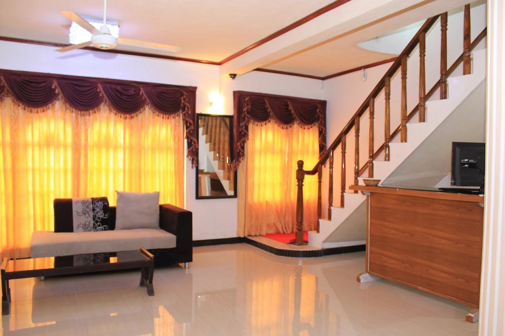 Guest Ryan Hotel Katunayaka Extérieur photo