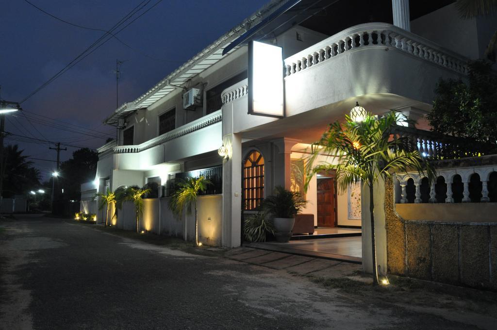 Guest Ryan Hotel Katunayaka Extérieur photo