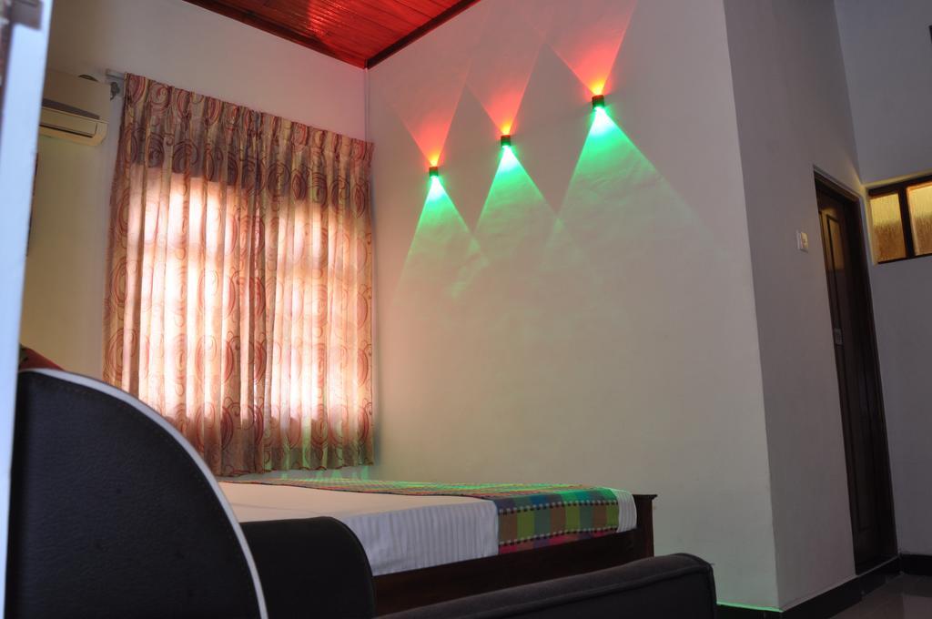 Guest Ryan Hotel Katunayaka Chambre photo