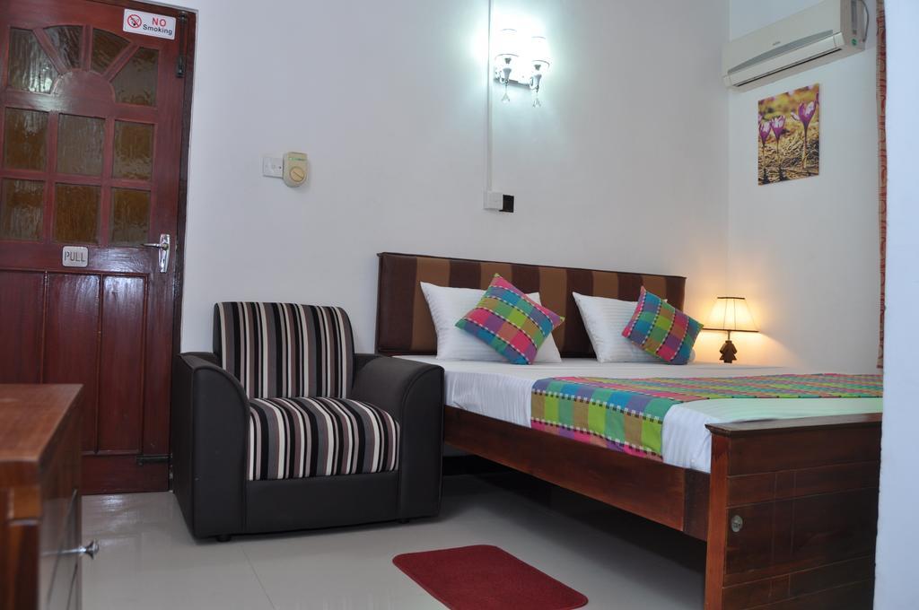 Guest Ryan Hotel Katunayaka Chambre photo