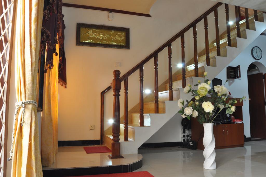 Guest Ryan Hotel Katunayaka Extérieur photo