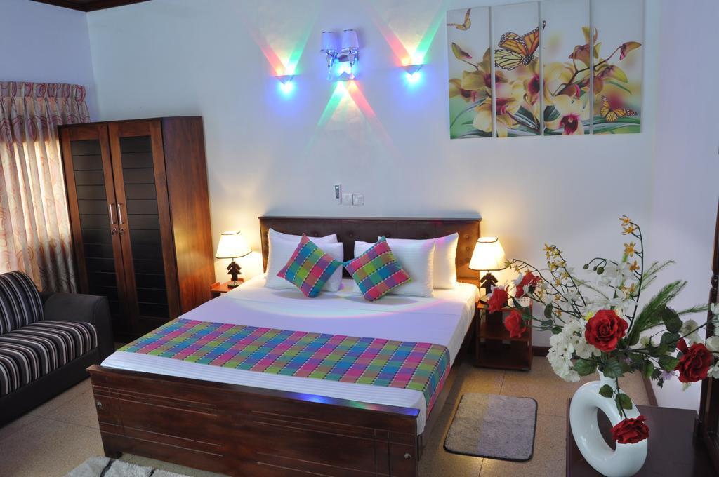 Guest Ryan Hotel Katunayaka Extérieur photo