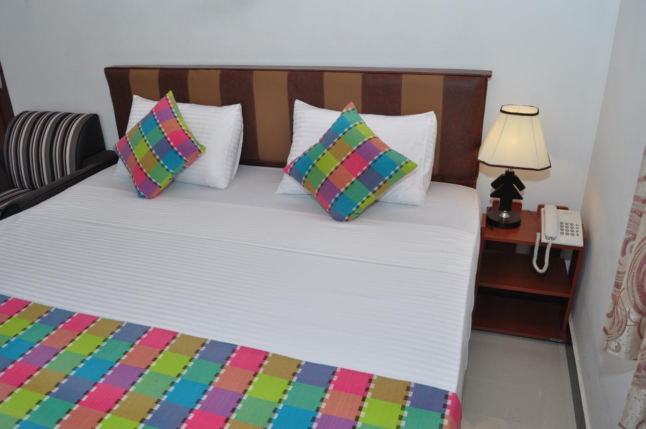 Guest Ryan Hotel Katunayaka Extérieur photo