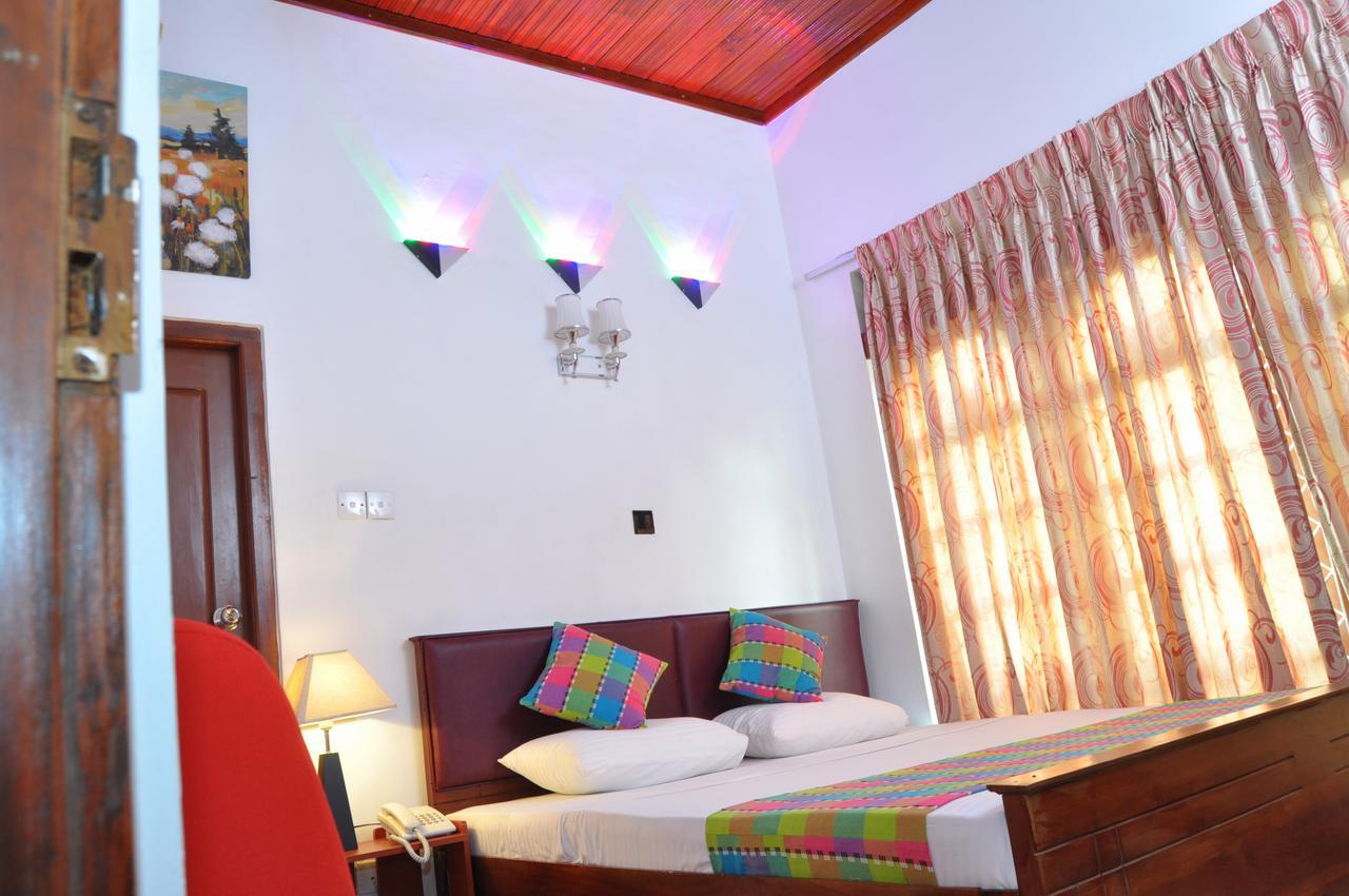 Guest Ryan Hotel Katunayaka Extérieur photo